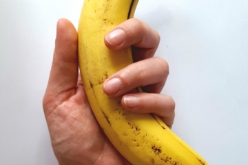 banana-close-up-delicious-2280926.jpg